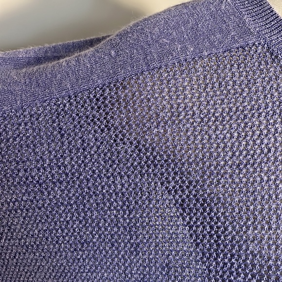 Periwinkle loose linen and cotton knit top with high/low hem and 1/2 sleeves - Picture 2 of 6